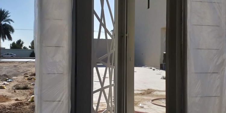 صور دهانات ابواب حديد داخلية وخارجية بالرياض
