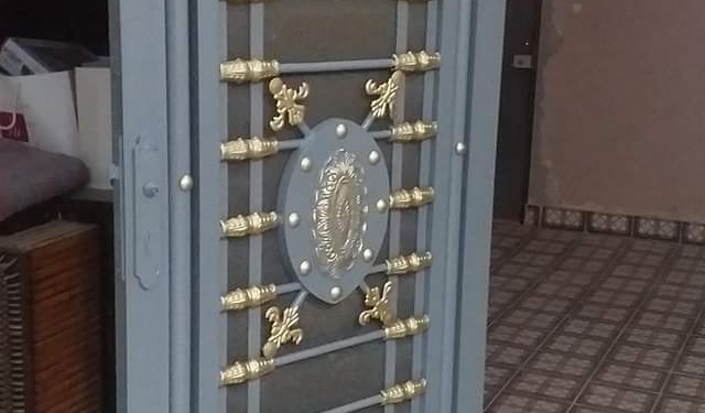 صور دهانات ابواب حديد داخلية وخارجية بالرياض