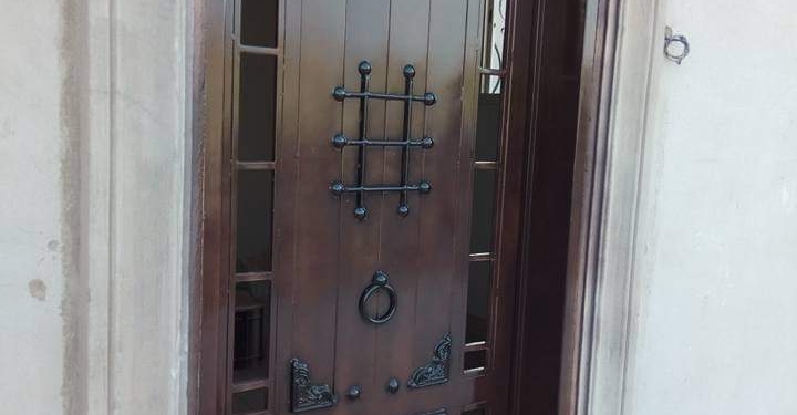 صور دهانات ابواب حديد داخلية وخارجية بالرياض
