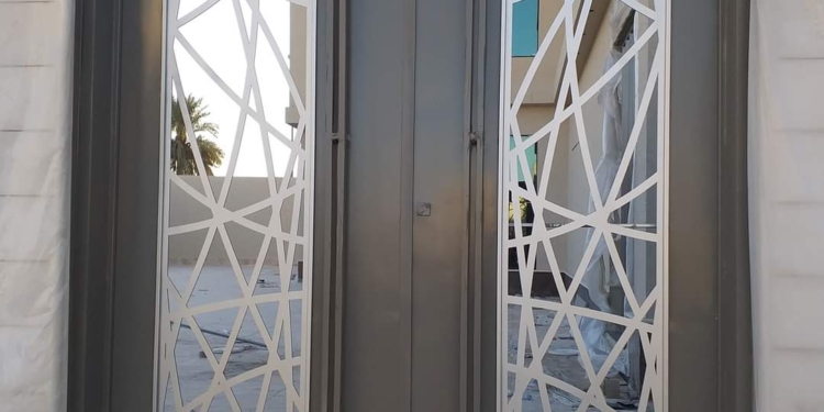 صور دهانات ابواب حديد داخلية وخارجية بالرياض